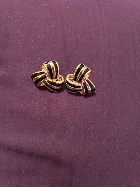 Vintage Joan Rivers Gold and Black Knot earrings